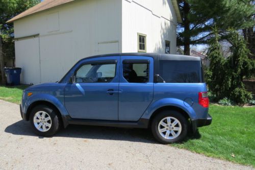 Honda element 2007  awd ~ manual 5 speed   ex