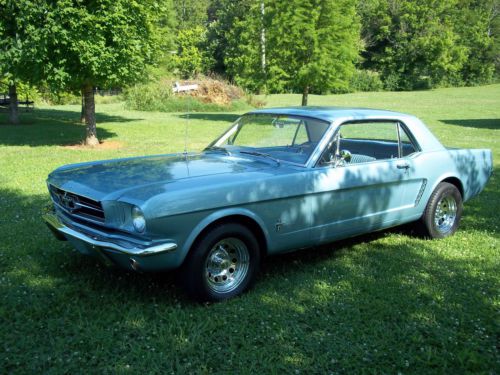 1965 ford mustang, automatic, 5.0 newly rebuilt motor runs great, beautiful car