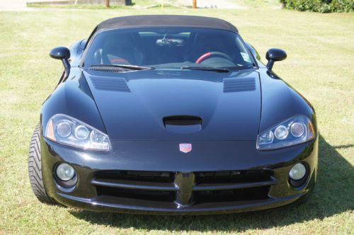 2004 dodge viper srt-10 convertible 2-door 8.3l