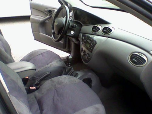 2002 ford focus zx5 hatchback 5-door 2.0l