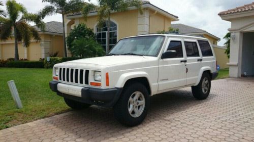 White jeep cherokee 4x4