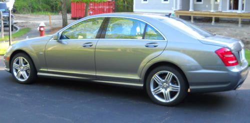 2012 mercedes - benz s 550  a.w.d. 3100 miles!