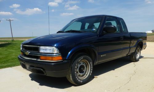 2000 chevy s10 with ext. cab - manual transmission