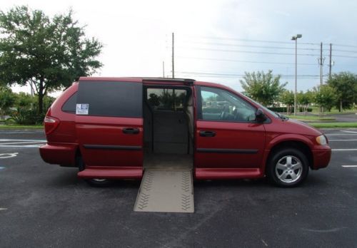 2007 dodge grand caravan  handicap wheelchair van power ramp only 21k miles