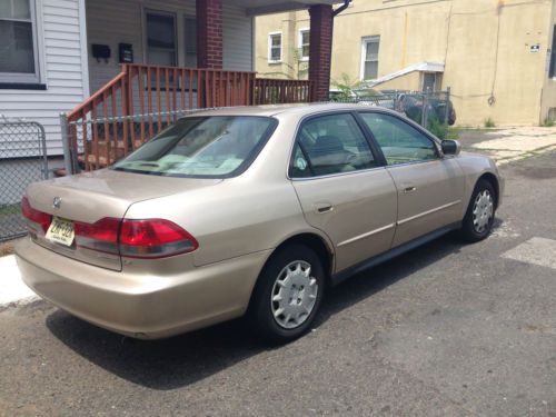 Honda, good first car, runs good, accord, clean ride, good on gas