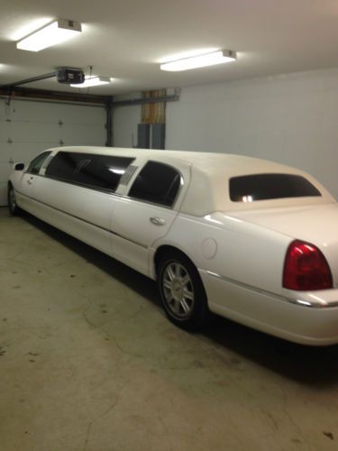 2006 lincoln limousine super low miles ! 120 tiffany 10 passenger