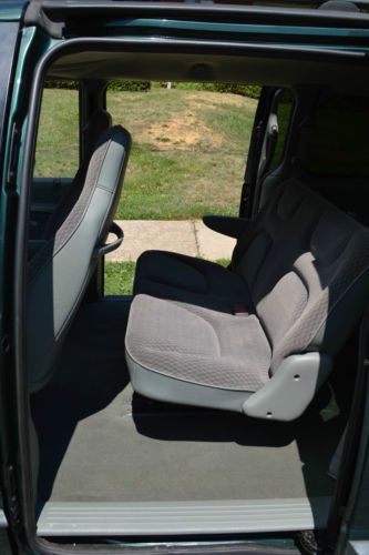 1998 Dodge Grand Caravan Mini Passenger Van 4-Door 3.0L, image 9