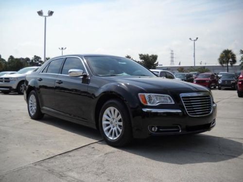 2013 chrysler 300 base