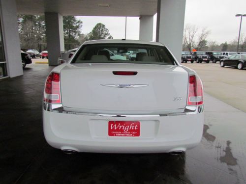 2014 chrysler 300 base