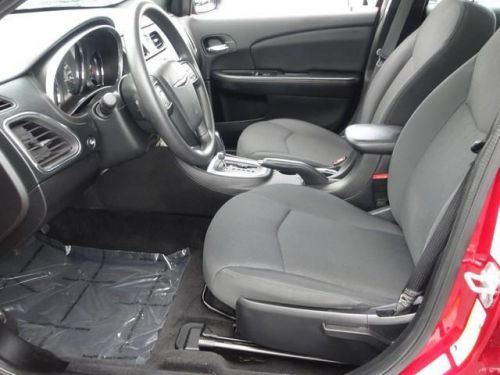 2013 chrysler 200 lx