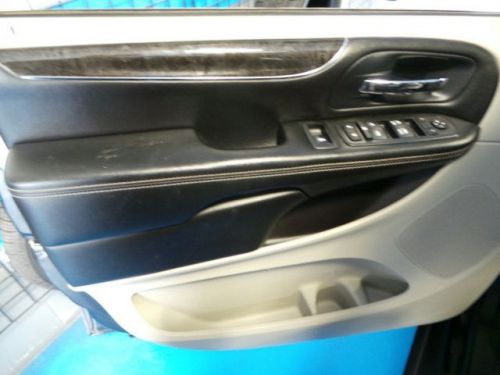 2013 chrysler town & country touring