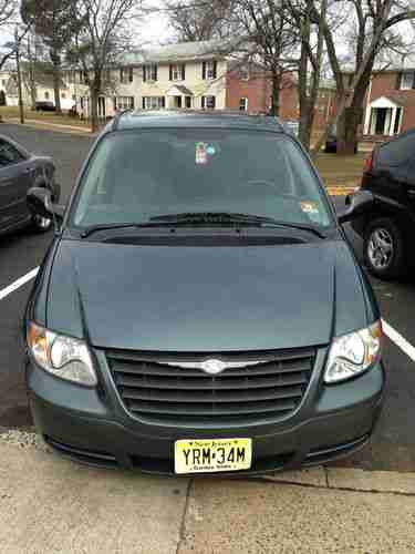 2006 Chrysler Town & Country Base Mini Passenger Van 4-Door 3.3L, US $3,500.00, image 2