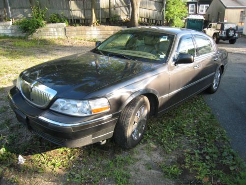 2005 lincoln town car  series no reserve strong runner,sun roof ,loaded