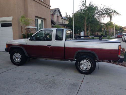 1986 1/2 nissan kingcab pickup 6cylinder manual 4wd