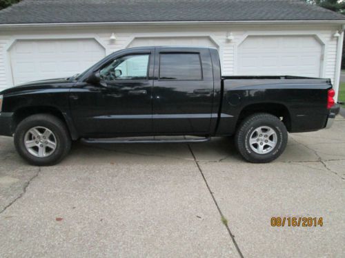 2005 dodge dakota quad cab 4x4 4.7l v-8 6-speed manual with tow package