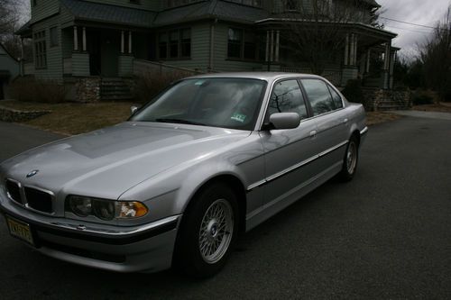 2001 bmw 740il  no reserve!