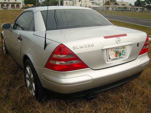 Collection item, slk convertible, 230 mercedez benz, 2door, leather seats,