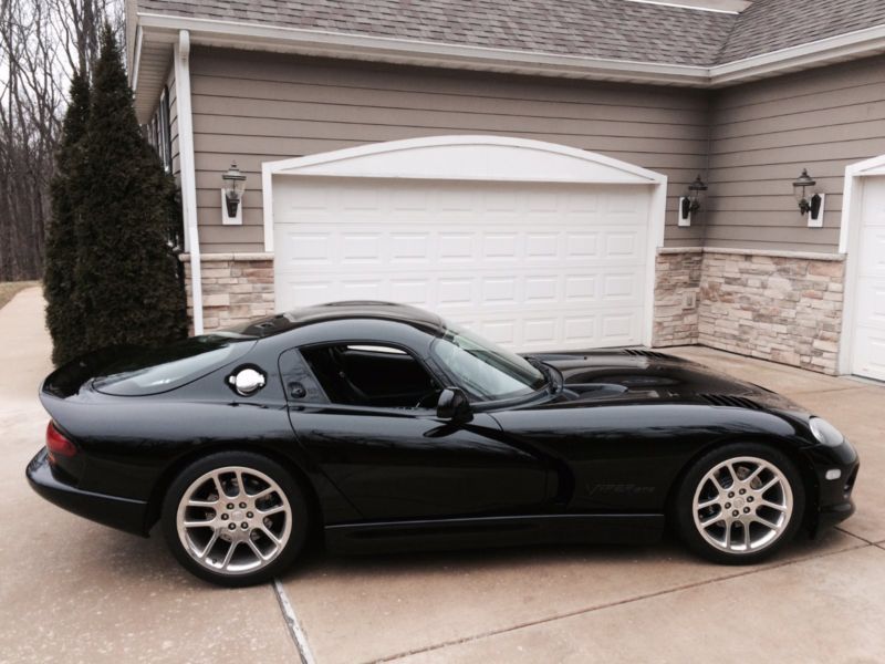 1999 dodge viper gts