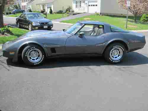 1981 chevrolet corvette, image 2
