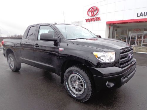 New 2013 tundra double cab rock warrior 5.7l v8 4x4 rear camera trd black paint