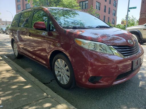 2012 toyota sienna le 7-passenger awd | 84k miles $13,995<br />
