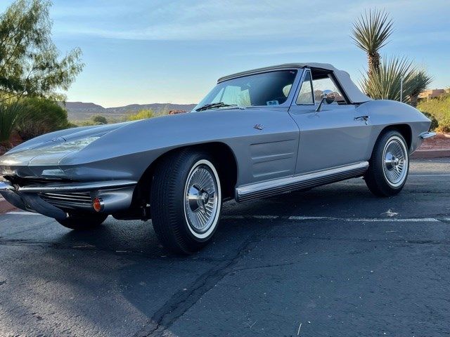 Chevrolet corvette convertible