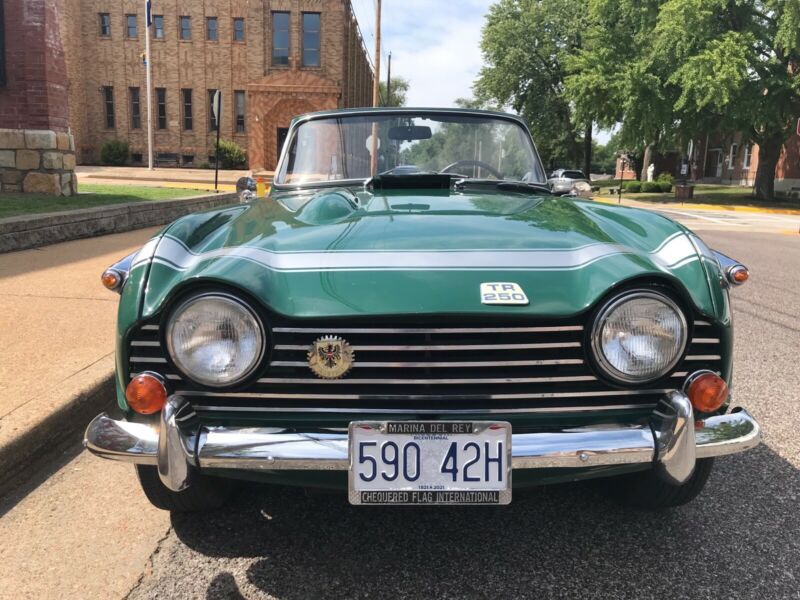 1968 triumph tr250 black