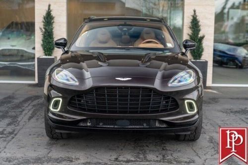 2021 aston martin dbx