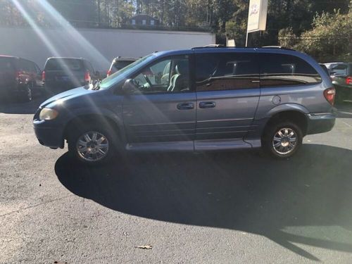 2007 chrysler town and country limited handicap wheelchair side entry