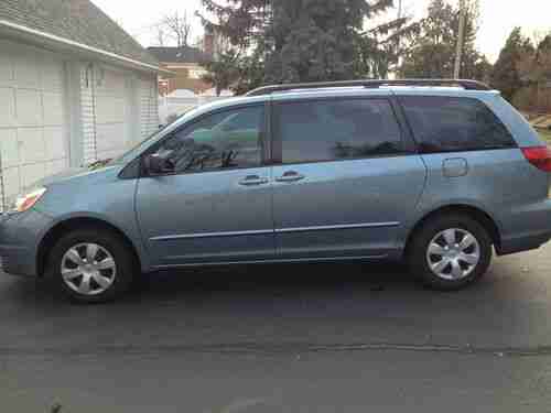 2005 Toyota Sienna CE Mini Passenger Van 5-Door 3.3L, image 2