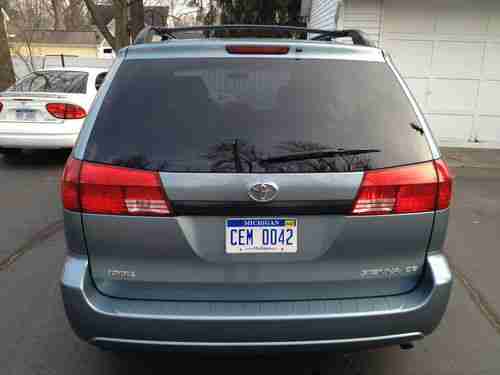 2005 Toyota Sienna CE Mini Passenger Van 5-Door 3.3L, image 4
