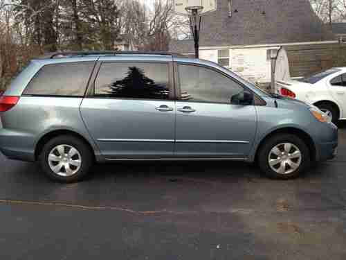 2005 Toyota Sienna CE Mini Passenger Van 5-Door 3.3L, image 6