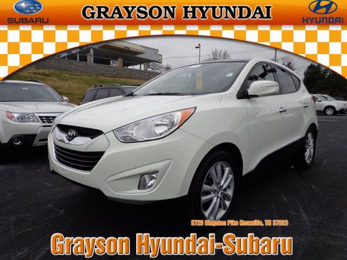 2010 loaded hyundai tucson!  leather! awd navigation panoramic sunroof