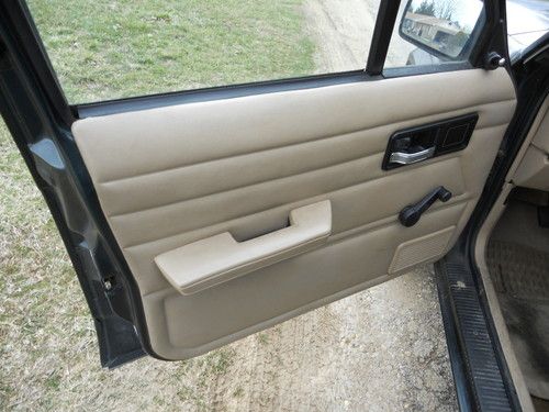 1994 jeep cherokee se sport utility 4-door 4.0l