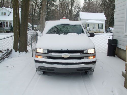 2000 chevrolet silverado 3/4 ton with $10000 box no reserve