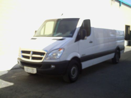 2008 dodge sprinter 2500 base standard cargo van 3-door 3.0l