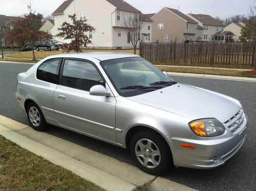 2005 hyundai accent gls hatchback 3-door 1.6l