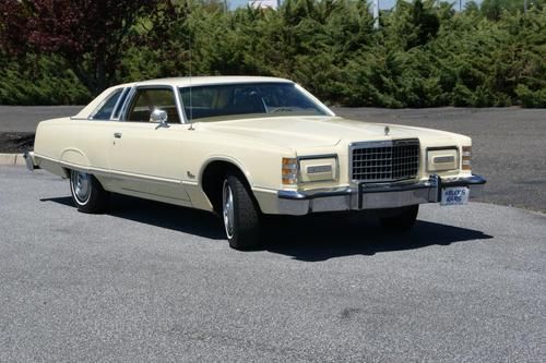 1977 ford ltd - fender skirts - only 16,000 original miles - showroom condition!