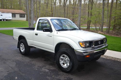 1996 toyota tacoma dlx standard cab pickup 2-door 2.4l