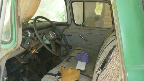 Chevrolet 3600 Pickup Trick 3/4 ton, image 2
