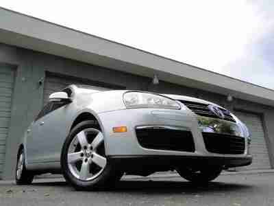 WE FINANCE '08 VolksWagen Low Miles ABS Sunroof AM/FM/CD/MP3 A/C Alloy Wheel, image 4