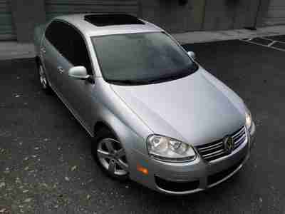 WE FINANCE '08 VolksWagen Low Miles ABS Sunroof AM/FM/CD/MP3 A/C Alloy Wheel, image 5