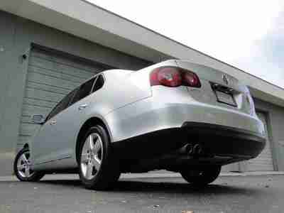 WE FINANCE '08 VolksWagen Low Miles ABS Sunroof AM/FM/CD/MP3 A/C Alloy Wheel, image 11