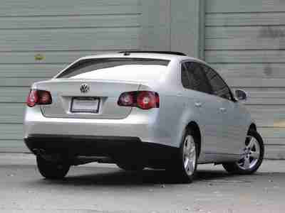 WE FINANCE '08 VolksWagen Low Miles ABS Sunroof AM/FM/CD/MP3 A/C Alloy Wheel, image 13