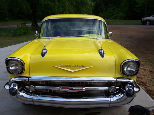 1957 chevrolet bel air sedan 2-door