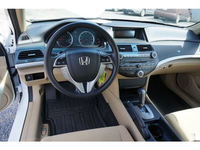 EX Coupe 2.4L Beverage Holder (s) Anti-Lock Braking System (ABS) Power Outlet(s), image 11