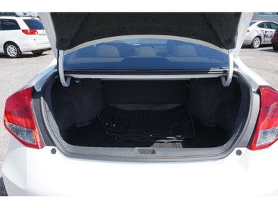 EX Coupe 2.4L Beverage Holder (s) Anti-Lock Braking System (ABS) Power Outlet(s), image 18