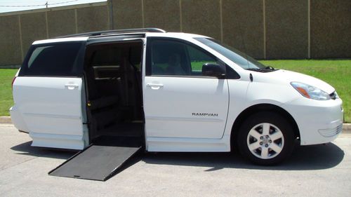 2005 toyota sienna handicap wheelchair lift ramp van only 37k miles 1 owner nice