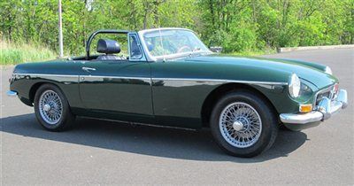 Roadster 68 convertible mgb 1798cc british racing green quality driver