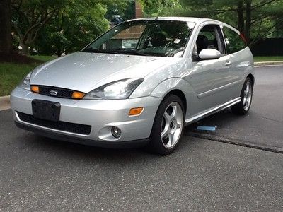 Very nice ford focus svt  high performance with 6speed svt wheels and tires